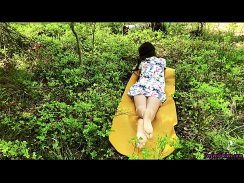 ❤️ Un străin de pe Tinder îmi masturbează păsărica și o fute cu pasiune în pădure at us ro.dewporn.ru ❤